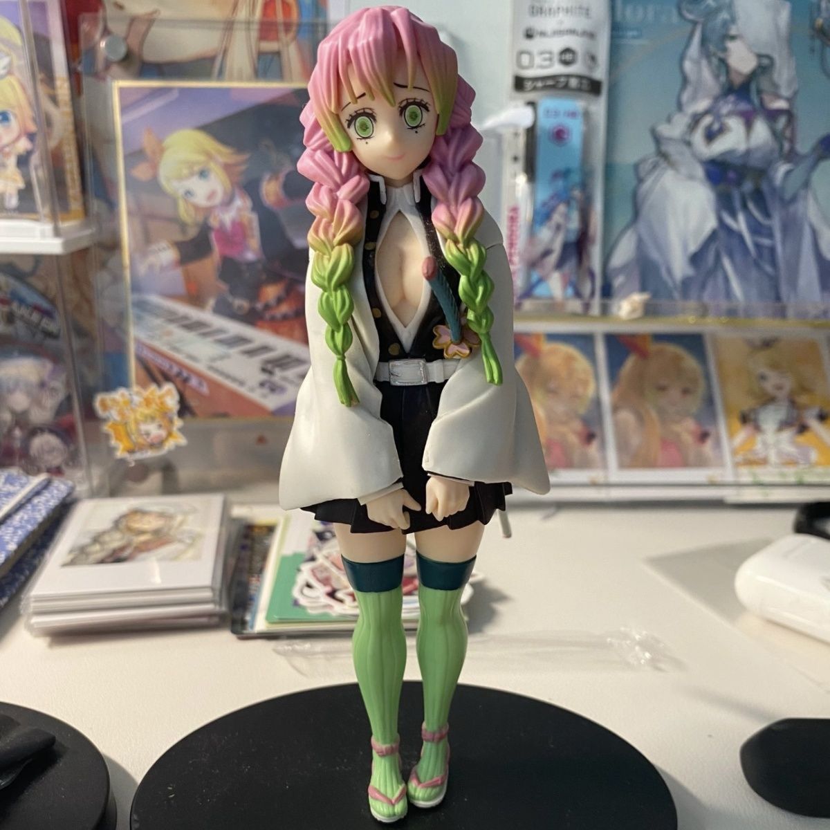 Cosplay Prop Display - Demon Slayer Love Pillar Mitsuri Kanroji